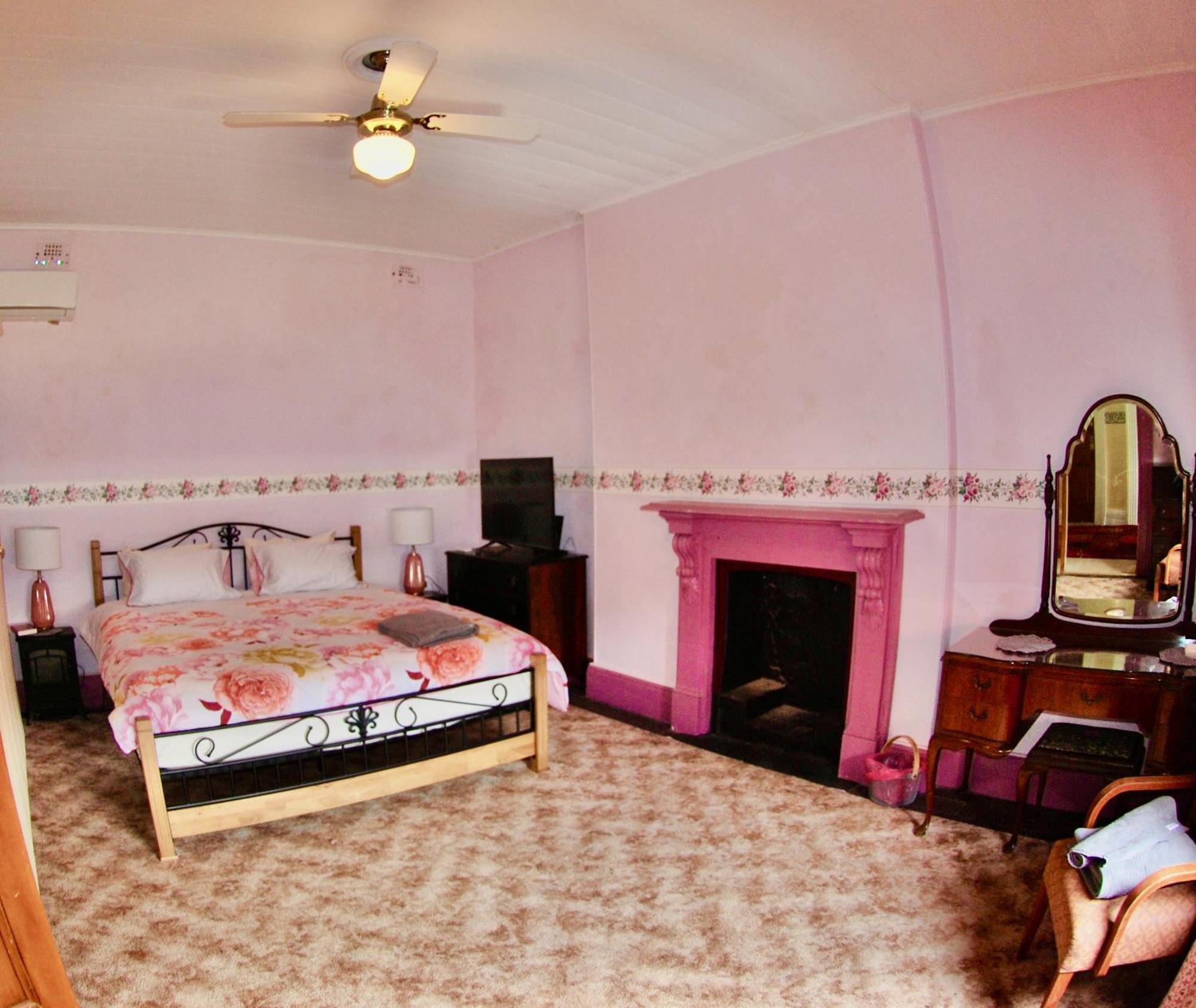 Historic Star Lodge And Station Masters House Narrandera Cameră foto