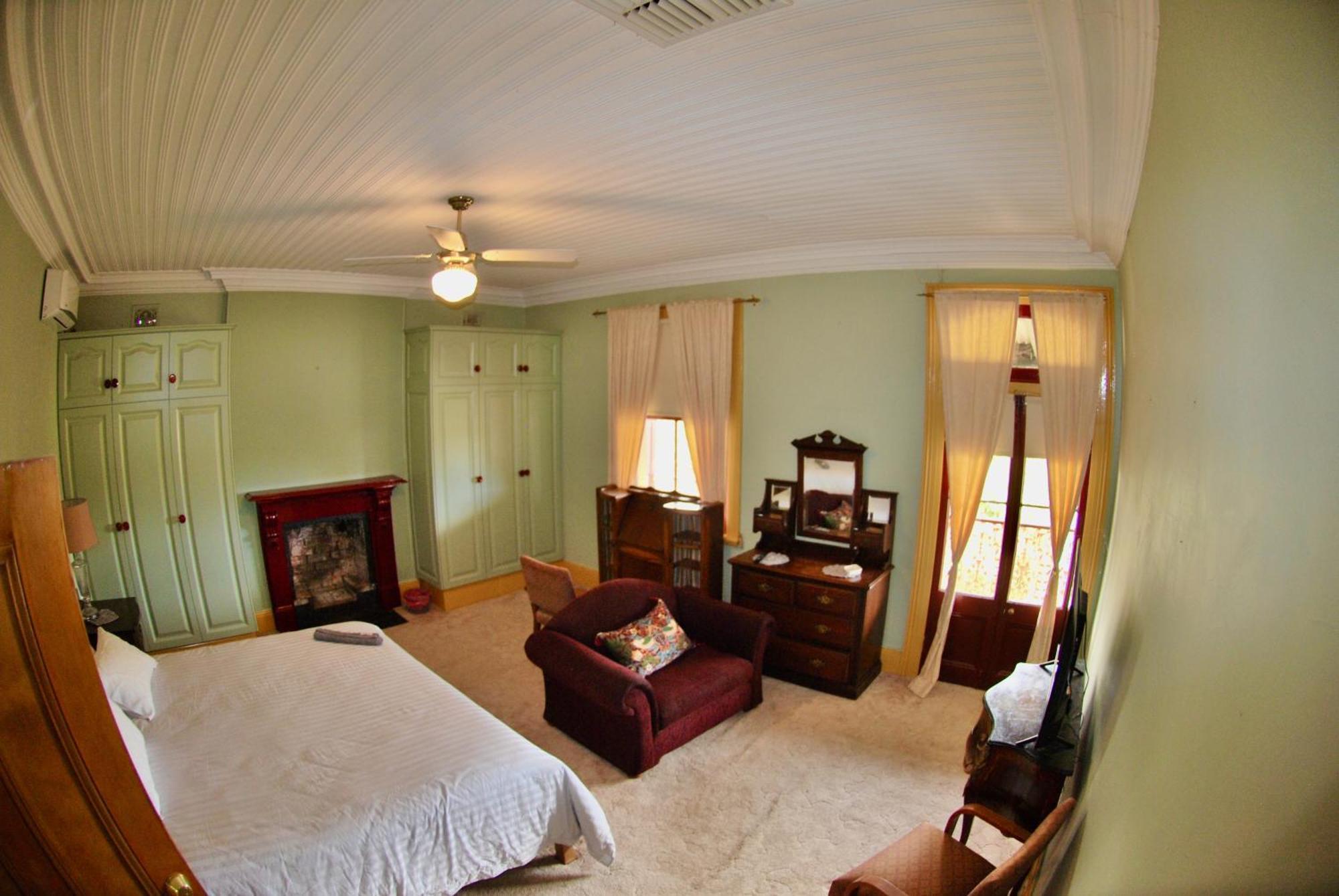 Historic Star Lodge And Station Masters House Narrandera Cameră foto